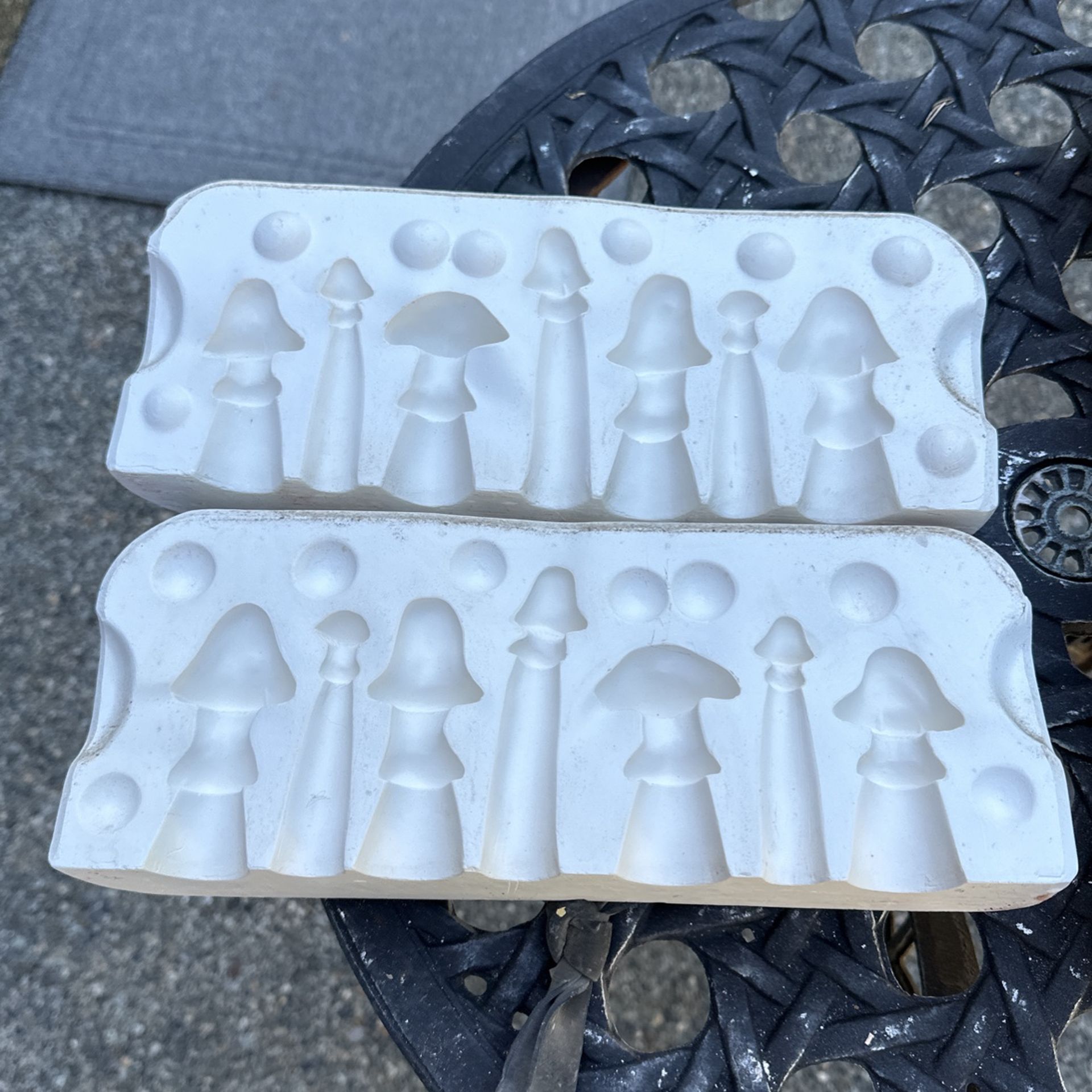 Ceramic Molds 4 Water Pipe Molds, 2 Mushroom Molds $40.