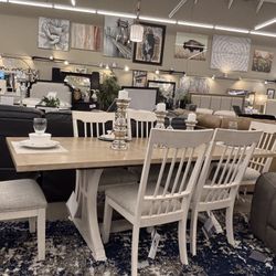 Beautiful 7pc Dining Table 