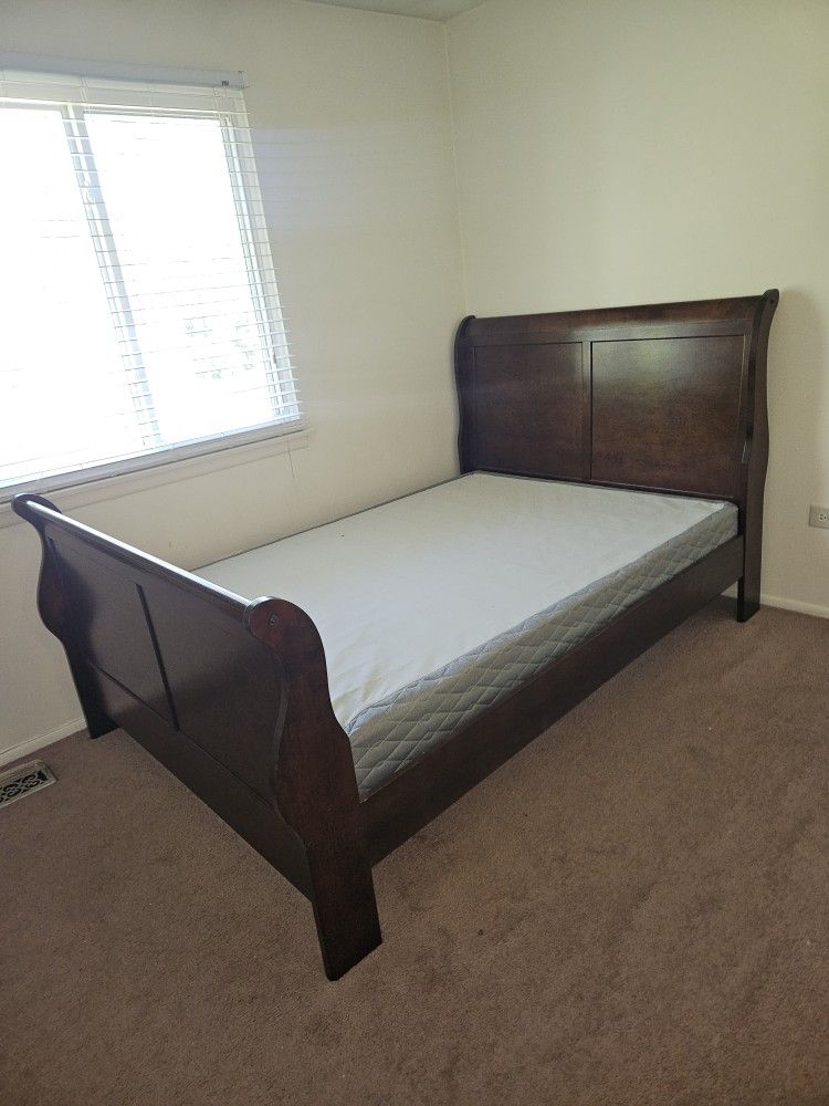 Sleigh Bed With Box Spring - Full