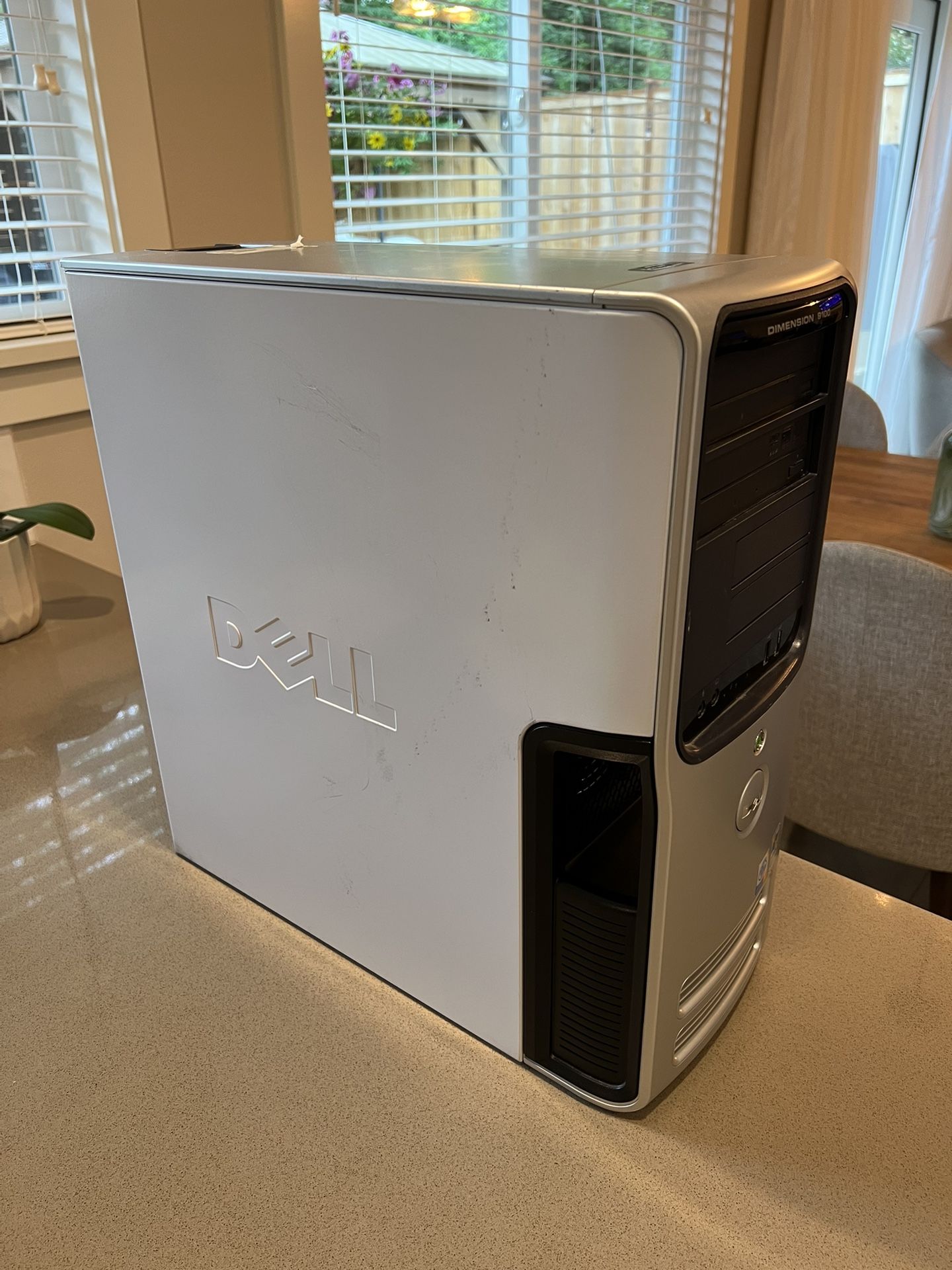 Dell Dimension 9100 VINTAGE workstation Desktop Computer