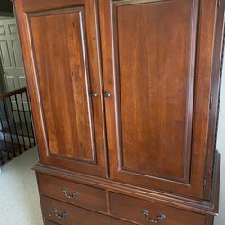 Kincaid All Wood Dresser Entertainment Center