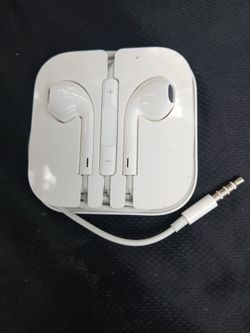 Apple earphones