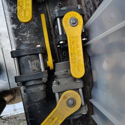 Banjo valves with yellow handles. 10 total for $22 each. Aqua Logic Digital Temperature Controller Located Mount Dora Fla 32757