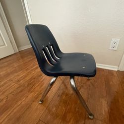 8 Dark Blue  Medium Chair