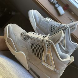Jordan 4 retro (frozen edition) 