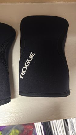 Rogue Knee Sleeves Black Neoprene