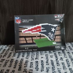 Miniature New England Patriot logo construction set