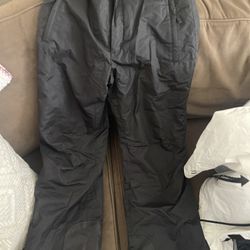 Snowboarding pants