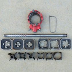 Vintage Sears, Roebuck & Co. Craftsman Ratchet Solid 3-Die Pipe Threading Set 