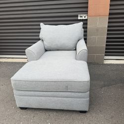 new grey lounger! (free delivery)
