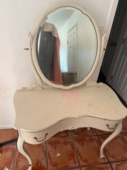 Vintage vanity