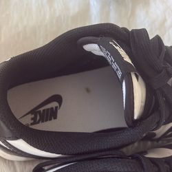 Worn once nike adult size 8 black white