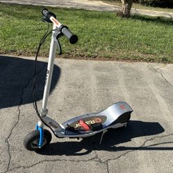 Razor E300 Electric battery scooter tested working with charger 