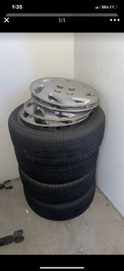 Honda Civic steelies and all hubcaps 4x100