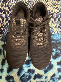 Women’s shoes
