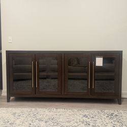 TV / Dresser / Accent Cabinet 