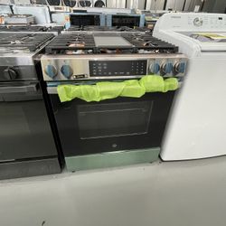 GE 30 in. 5-Burners Slide-In Smart Gas Convection Range in Stainless with EasyWash Oven Tray And No-Preheat Air Fry