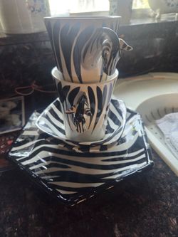 Zebra Dishes Set 1 plate, 2 bowls, 2 unique large mugs