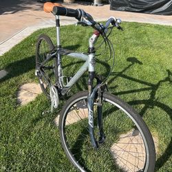 Trek 7200 hybrid bicycle