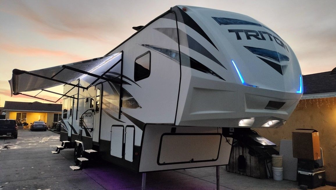 2018 Voltage triton Tritón