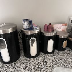 Assorted Kitchen Appliances