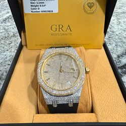 Iced Out Moissanite Watch – 9.5CT D Color Round Brilliant Shine