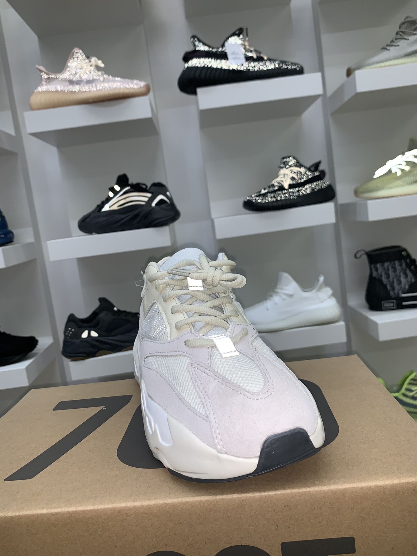 Adidas Yeezy Boost 700 “Analog men size 7-11. Free delivery