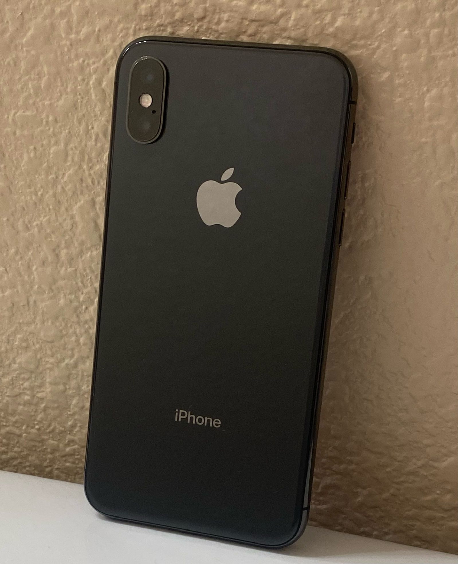 iPhone X - Great Condition 