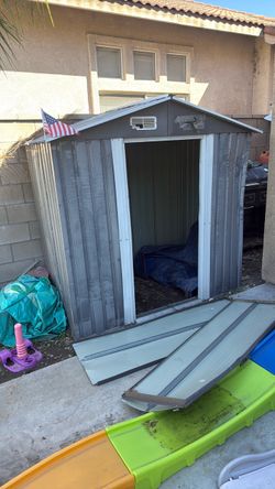 Free storage house