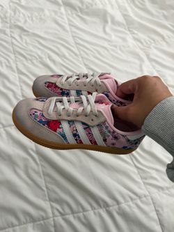 Girls adidas liberty sambas