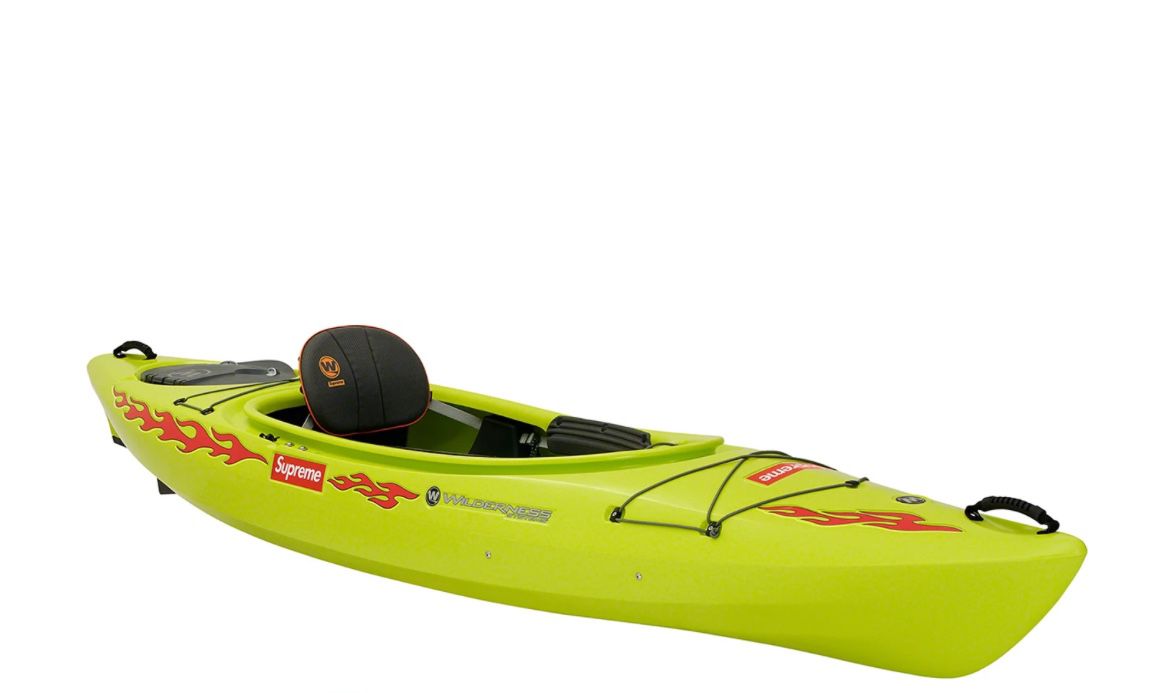 Supreme/Kayak Wilderness System Aspire 105 Brand New Plus Paddle Brand New In Box