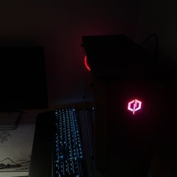gaming PC/ razer keyboard 