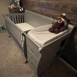 All in One Crib And Changing Table
