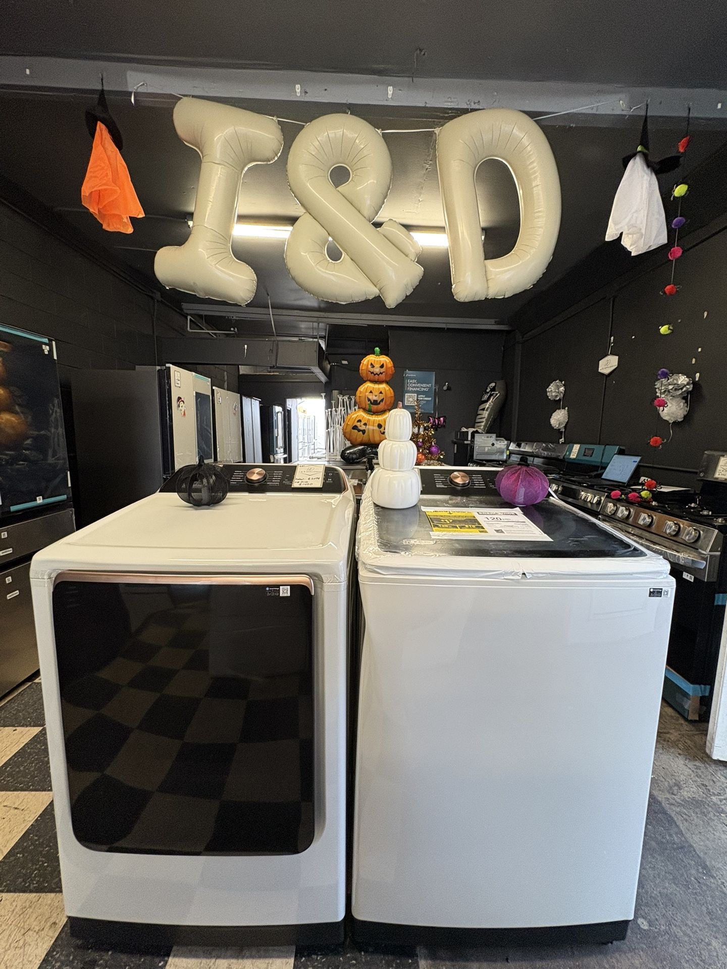 Samsung Top Load Washer & Gas Dryer In Off White