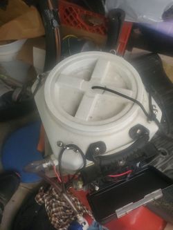 Live bait tank