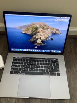 Macbook Pro 15" 2017 , 2.6 ghz i7 quad core, 16 gb , 256 hd