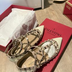 Valentino Garavani Rockstud Lether Flats