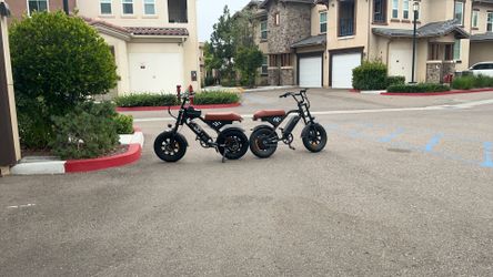 2 e-bikes for sale but can by  separately 1 e-bike 400