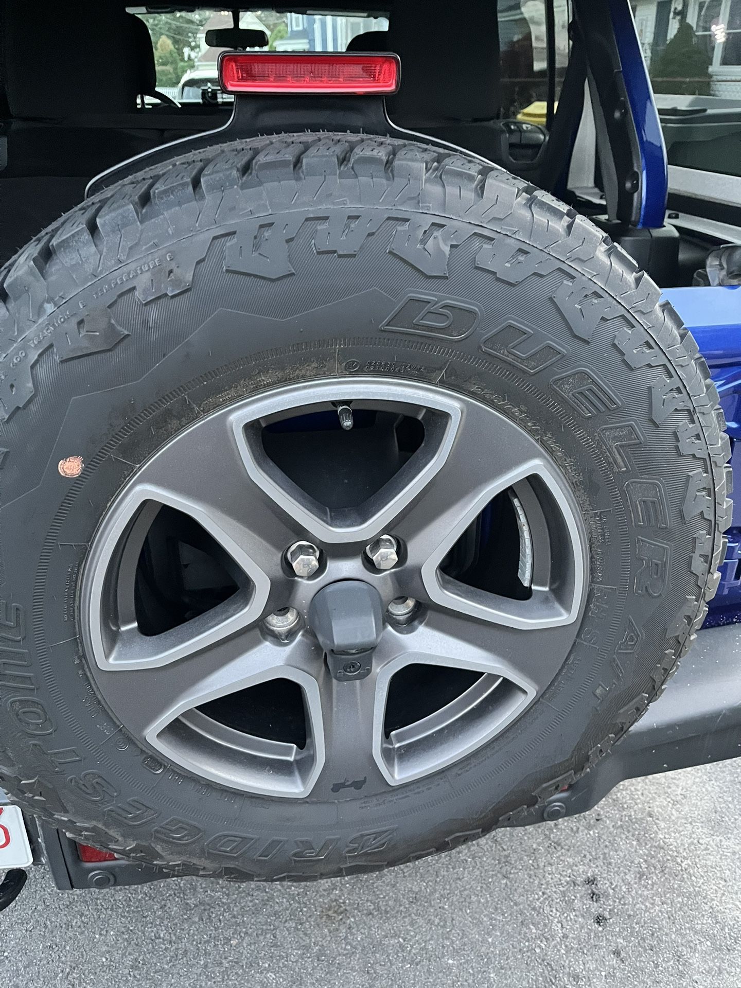 Jeep Wrangler JL Sahara/ Sport Single Wheel And Tire. Brand New