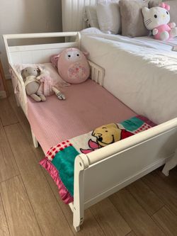 Toddler bed