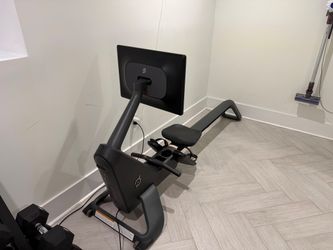 2023 Peloton Row Excellent Condition 20 Rides Fully Functional - Philadelphia, PA