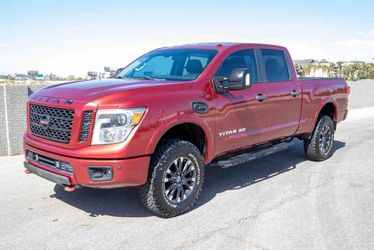 2016 Nissan TITAN XD Crew Cab