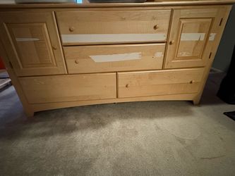 Dresser set