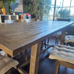 Barns and noble table