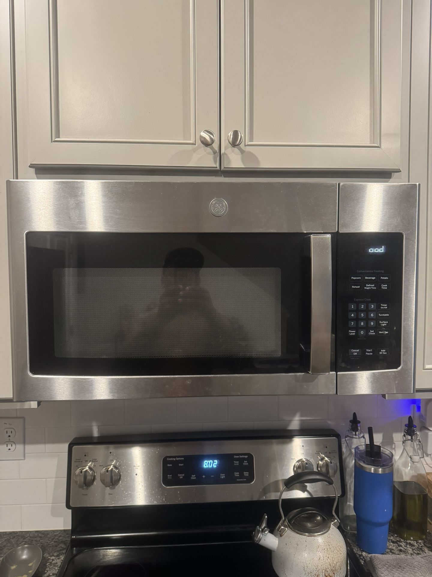 Kitchen Appliances Set in Great Condition For $750