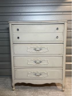 Dresser