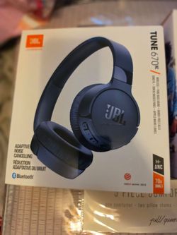 JBL Tune 670NC Wireless Headphones Blue