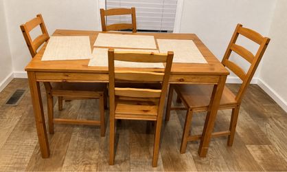 🪑 5-Piece Wooden Dining Table Set with 4 Chairs