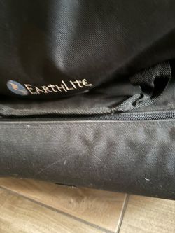 Earthlite Massage table