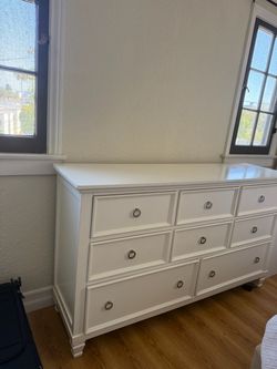 Dresser - FREE